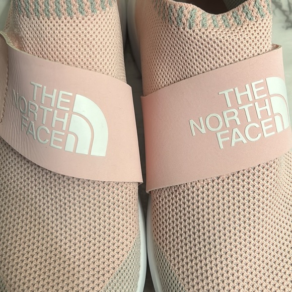 The North Face Pink shoes.Size 8 - Picture 2 of 6